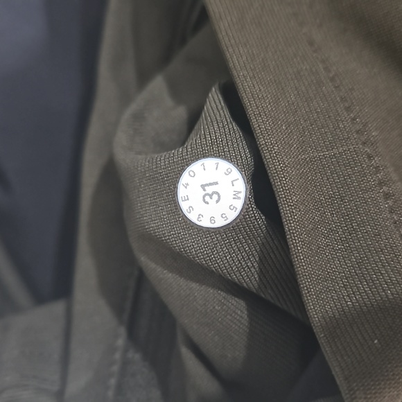 Lululemon ABC Pant Skinny - Picture 9 of 9